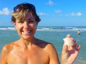 Evelyn Scotch bonnet shell