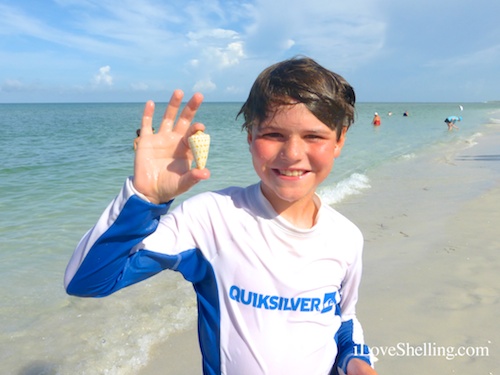 Landon with alphabet cone with iLoveShelling shelling adventure cruise