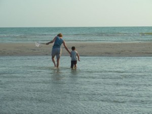 mother child beach | I Love Shelling